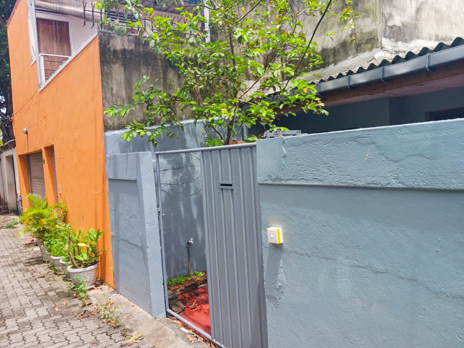 House for sale in Waidya Road, Dehiwala. RE/MAX Sri Lanka